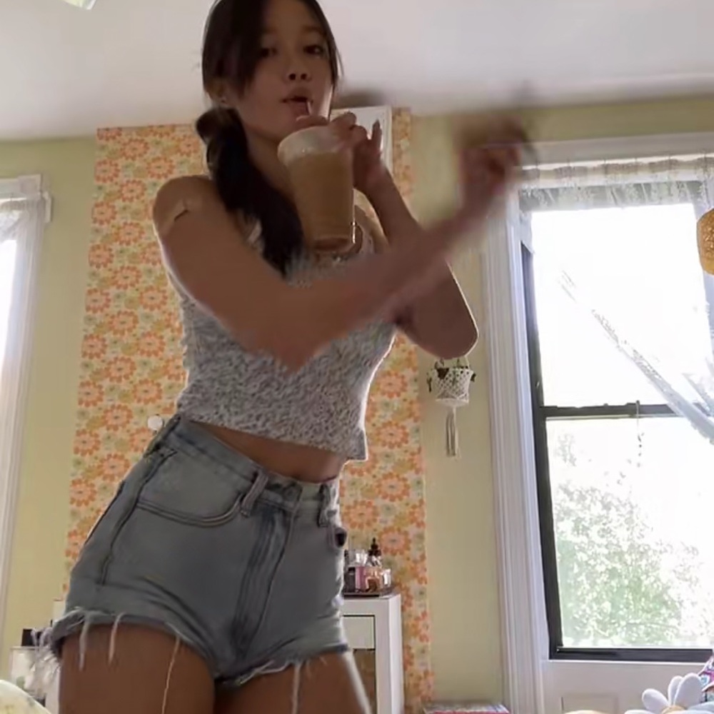 BRANDY MELVILLE JEAN SHORTS